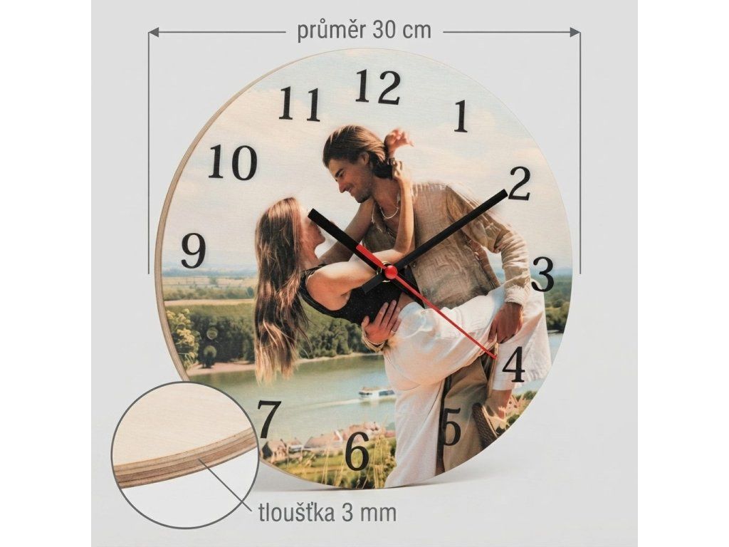 Hodiny s popisky průměru 30 cm a tloušťky překližky 3 mm